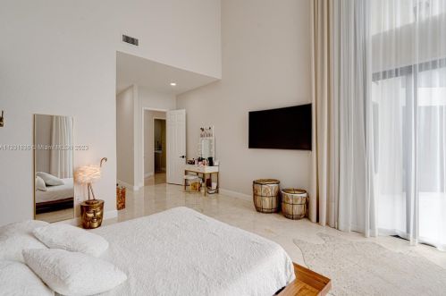 3586 143rd Ave, Hollywood FL  33027-4704 exterior