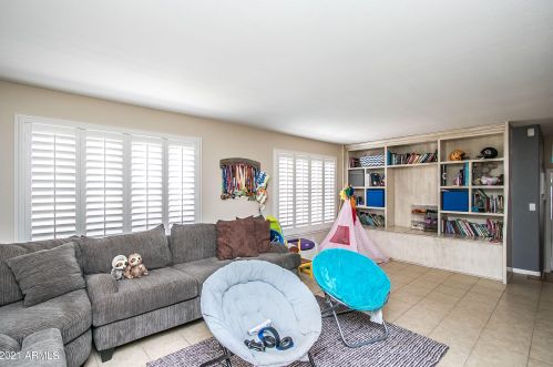 1434 Spur Ave, Gilbert AZ  85296-1946 exterior