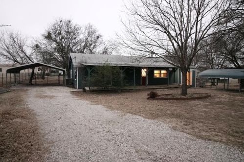 1890 Timberlake St, Azle, TX 76020-5914