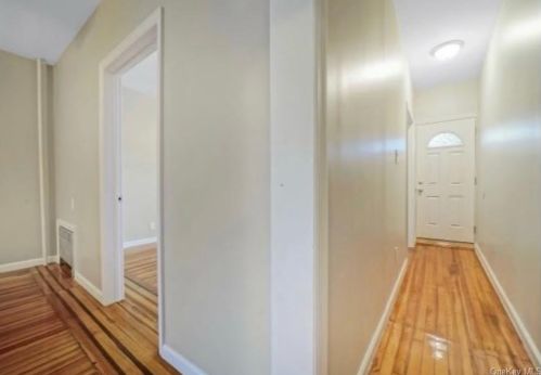 1747 Jarvis Ave, Bronx NY  10461-4903 exterior