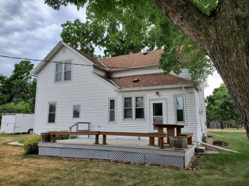 617 Lake St, Sherburn, MN 56171-9640