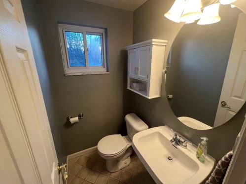 876 Blue Ridge Rd, Pittsburgh PA  15239-2805 exterior