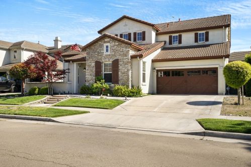 1026 Dry Creek Pl, Lathrop, CA 95330-8615