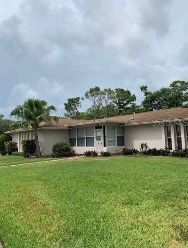 1001 Queen Anne Dr, Palm Harbor, FL 34684-2737