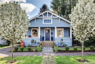 557 72nd St, Seattle, WA 98103-5130