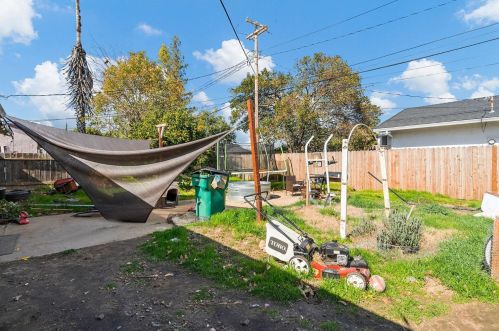 457 Pioneer Dr, Lodi, CA 95240-0623