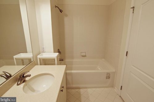516 Carson Ter, Huntingdon Valley PA  19006-4721 exterior