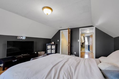 11 Peter Parley Row, Kensington CT  06037-3123 exterior