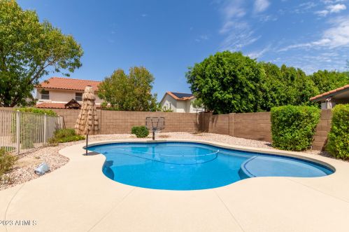 5722 Larkspur Dr, Glendale AZ  85304-1612 exterior
