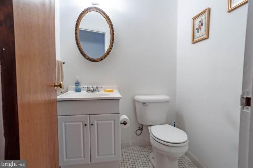 8932 Fairfield St, Philadelphia PA 19152-3405 exterior