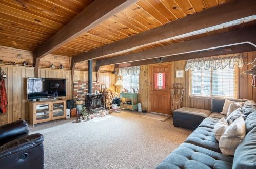 209 Gilroy Dr, Big Bear City CA  92314-9683 exterior