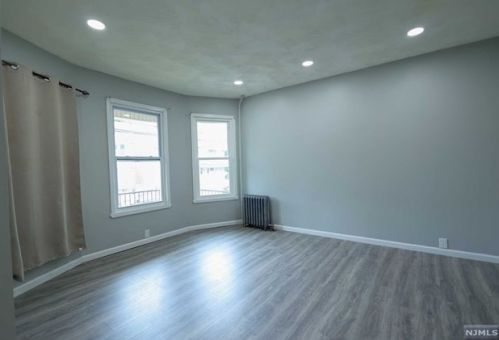 135 21st St, Irvington NJ  07111-4556 exterior