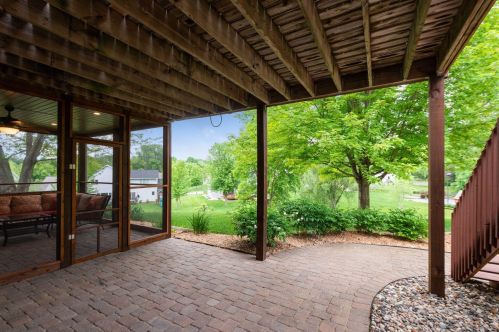 1888 White Oak Dr, Chaska MN  55318-2878 exterior