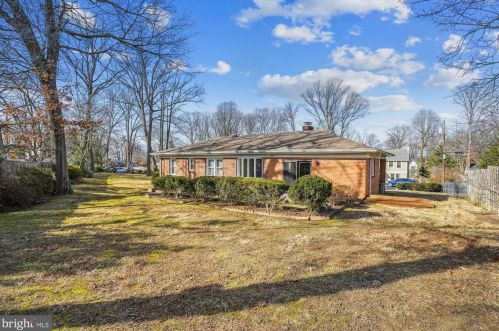 7411 Tower St, Falls Church, VA 22046-1934