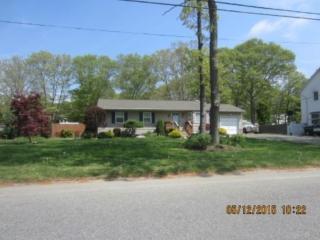 185 Crestwood Dr, Smith Point, NY 11967-1334