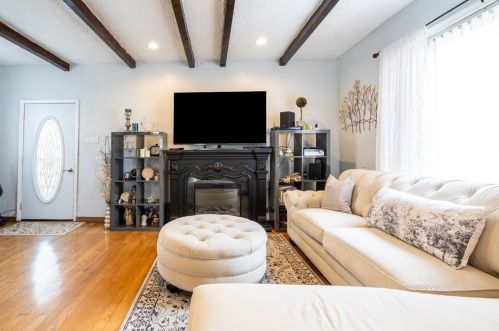 63 Bristow St, Saugus, MA 01906-2836