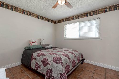 913 Woodrow Ave, Modesto CA  95350-1235 exterior