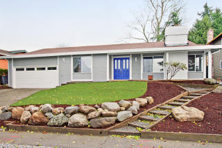 2024 Rolling Hills Ave, Seattle, WA 98055-3713