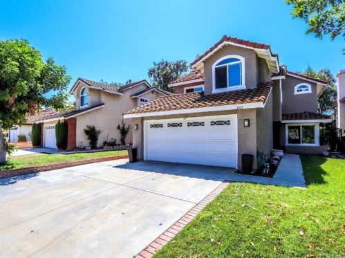 3215 Oakshire Ln, Chino Hills, CA 91709-4239