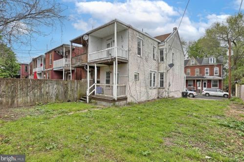 627 Oxford St, Harrisburg PA  17110-2521 exterior