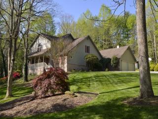 508 Middleton Rd, Hendersonville, NC 28739-7760