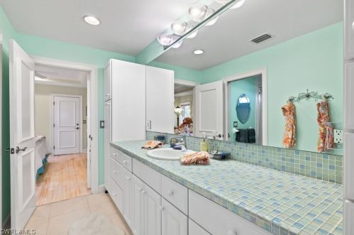848 Birdie View Pt, Sanibel FL  33957-4629 exterior