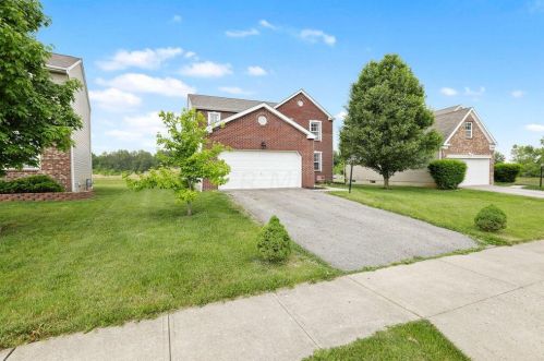 438 Wagon Ave, Pataskala OH  43062-8060 exterior