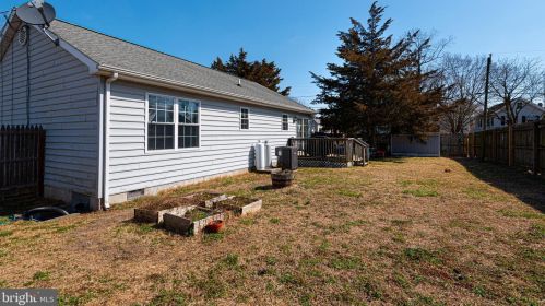 402 6th St, Laurel DE  19956-1363 exterior