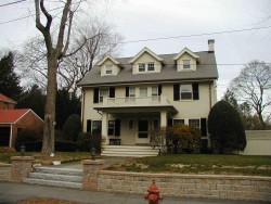 39 Pine Ridge Rd, Newton, MA 02468-1616