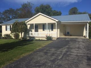 205 Autumn Dr, Greensburg KY  42743-1355 exterior