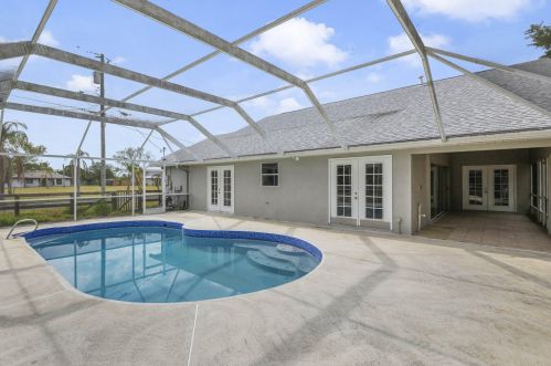 2920 Tropical Trl, Merritt Island FL  32953-8212 exterior