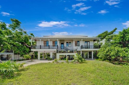 1428 Albatross Rd, Sanibel, FL 33957-3604