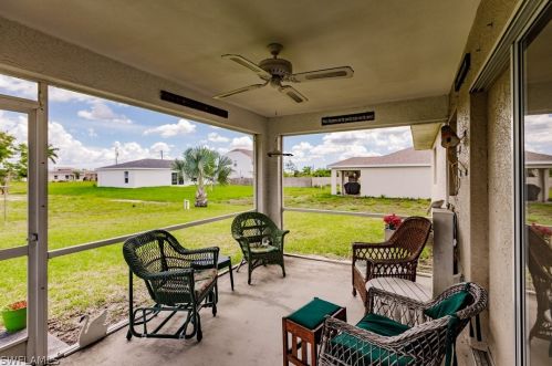 1252 41st St, Cape Coral FL  33909-1201 exterior