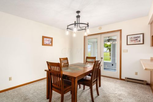 391 Waverly Ave, Washington Ch OH  43160-2464 exterior