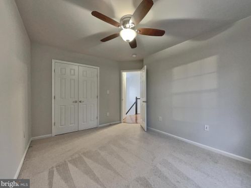 5765 Rhode Island Dr, Woodbridge VA  22193-3830 exterior