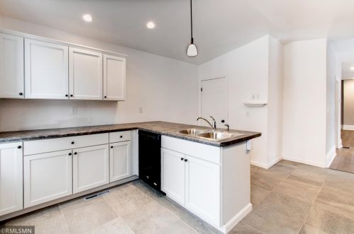 100 Atwater St, Saint Paul MN 55117-5457 exterior