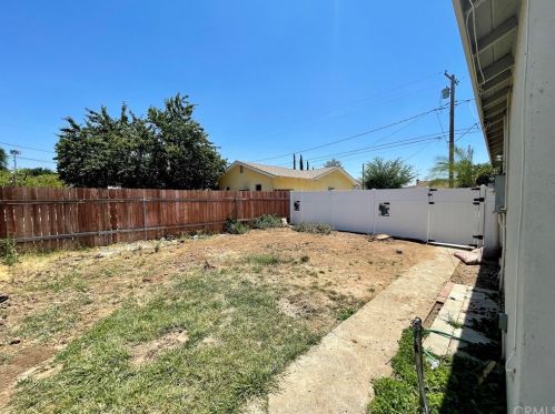 9659 Primrose Dr, Riverside CA 92503-4277 exterior