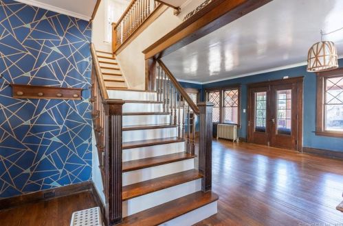 604 Wood Ave, Bridgeport, CT 06604-2430