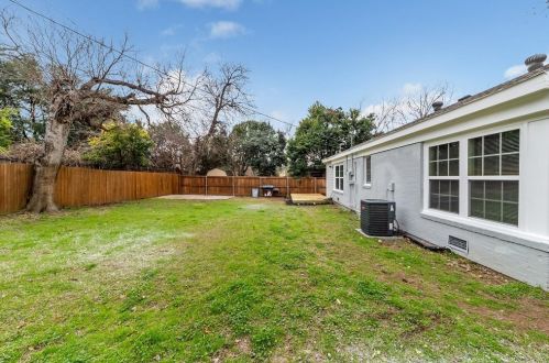 6433 Calmont Ave, Fort Worth TX 76107-5237 exterior