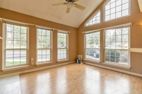 286 Carriage Crossing Ln, Middletown, CT 06457-5866