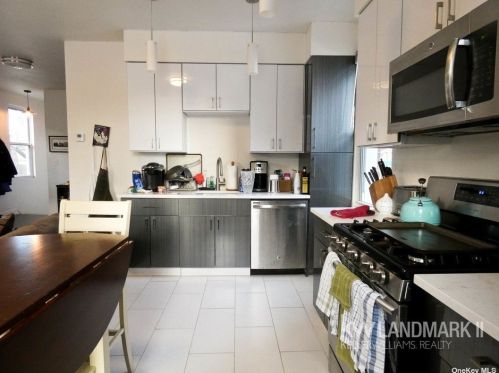 35-01 28th St, Long Island City NY  11106-2930 exterior