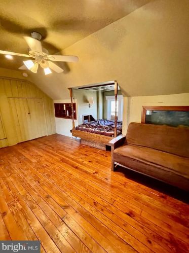 224 Mcclellan Ave, Trenton NJ 08610-6049 exterior