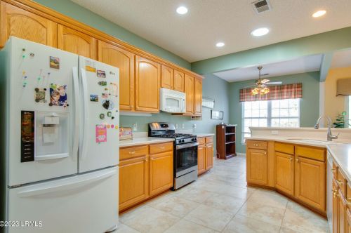 37 Rose Bush Ln, Bluffton SC  29909-6093 exterior