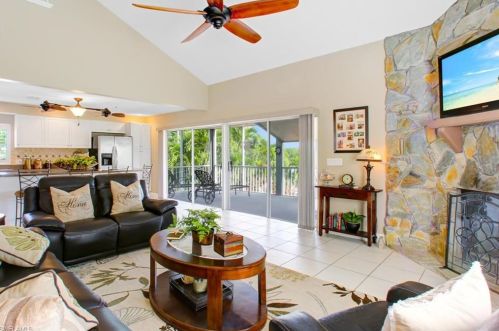 26427 Hickory Blvd, Bonita Springs FL 34134-8201 exterior