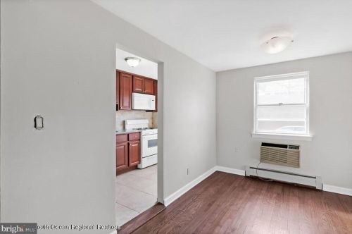 71 Manor Dr, Tinton Falls NJ  07712-2568 exterior