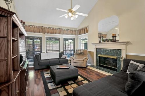 6111 Arlington Dr, Frisco TX 75035-2835 exterior