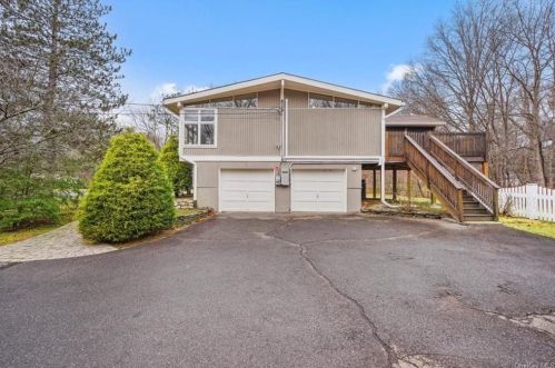 16 Heather Hill Ln, Airmont, NY 10901-3833