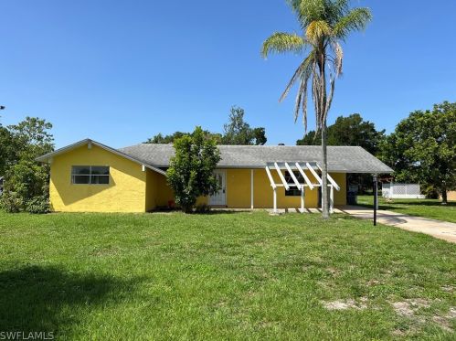101 Durland Ave, Lehigh Acres, FL 33936-5927