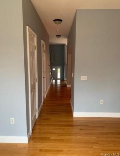 22 Hudson Cir, Marlborough NY  12542-6187 exterior