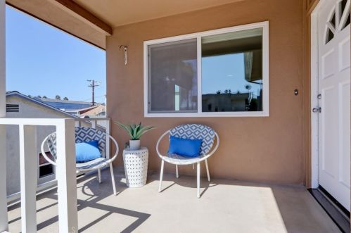 527 Avenue A, Redondo Beach CA  90277-4802 exterior